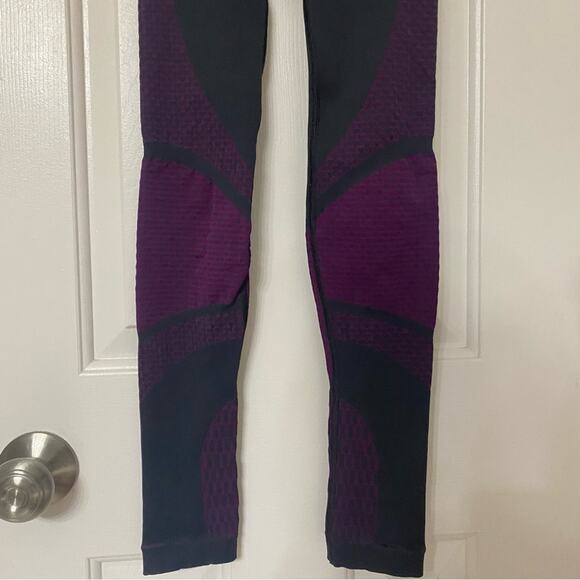 LULULEMON • About That Base Tight Leggings Tender Violet - Picture 6 of 11